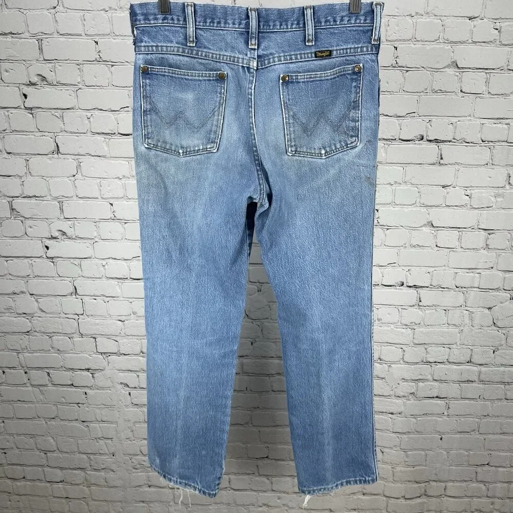VTG Wrangler Blue Denim Ripped Distressed Straight Leg Jeans USA Size 32 (30x29)